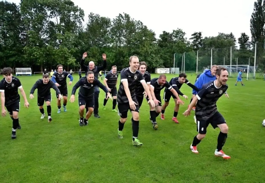 Buštěhrad po skvělé sezoně slaví postup už kolo před koncem