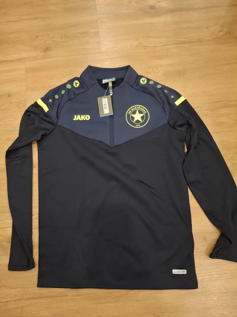 Mikina - nošená - v.152